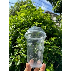 Ly nhựa nắp kim cương