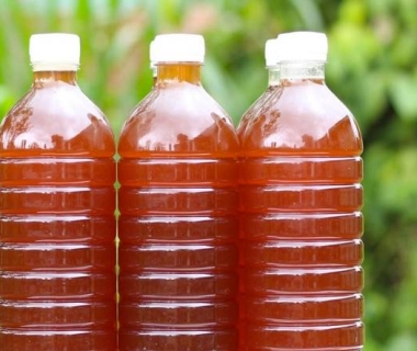 Có Nên Đựng Mật Ong Trong Chai Nhựa Không?