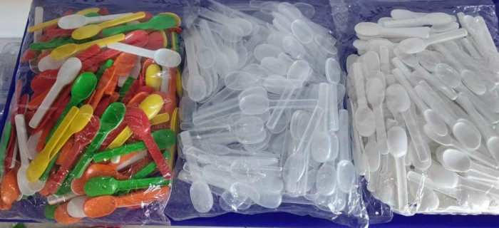 Sản xuất và phân phối muỗng nhựa